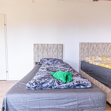 Comfy Rooms In Shared Villa With Terrace And Garden Wina Bagian luar foto