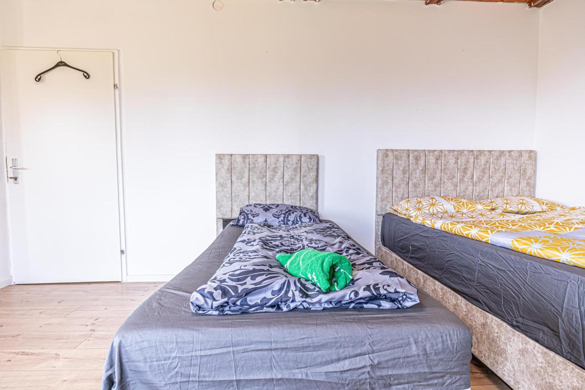 Comfy Rooms In Shared Villa With Terrace And Garden Wina Bagian luar foto