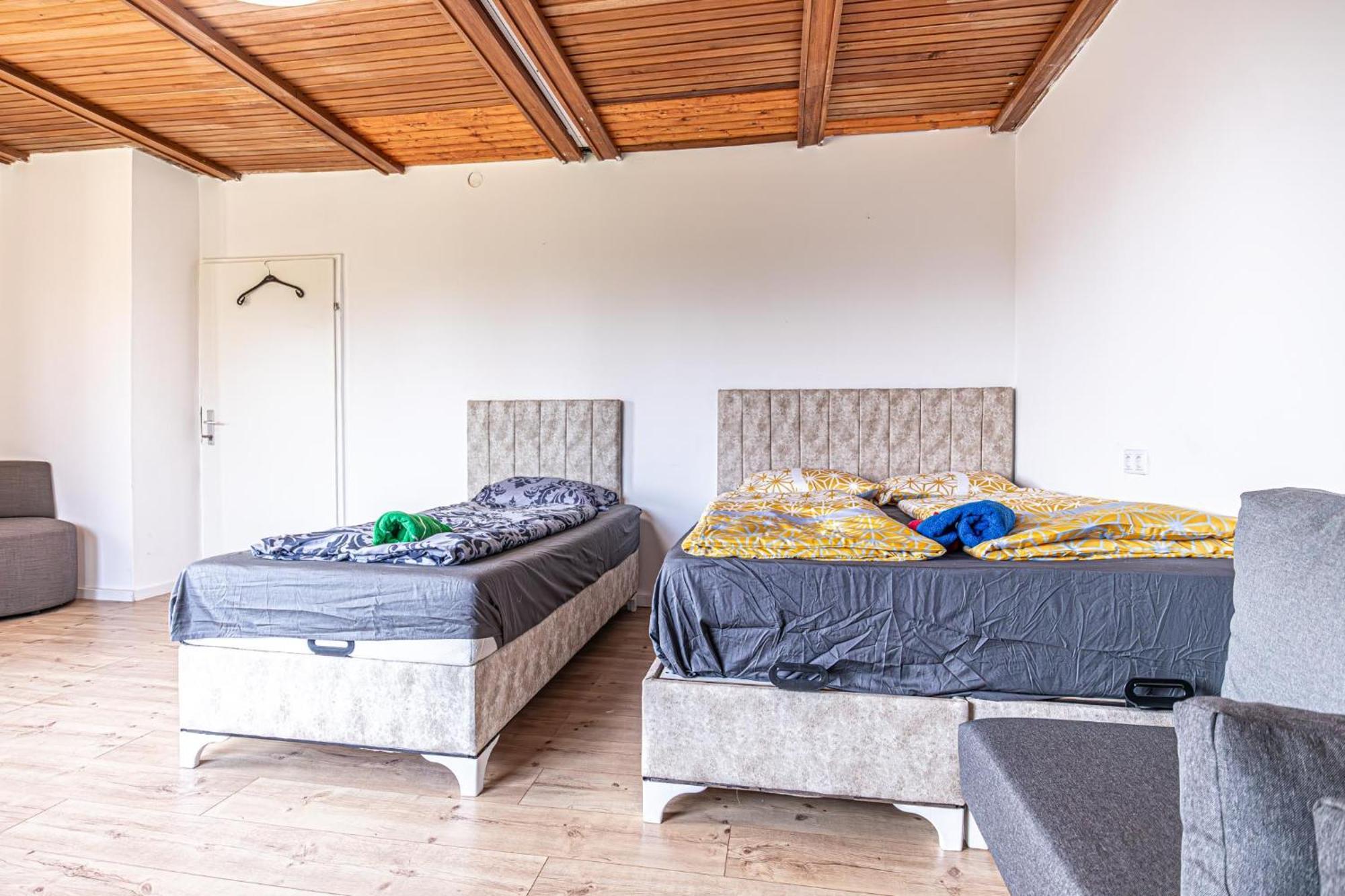 Comfy Rooms In Shared Villa With Terrace And Garden Wina Bagian luar foto