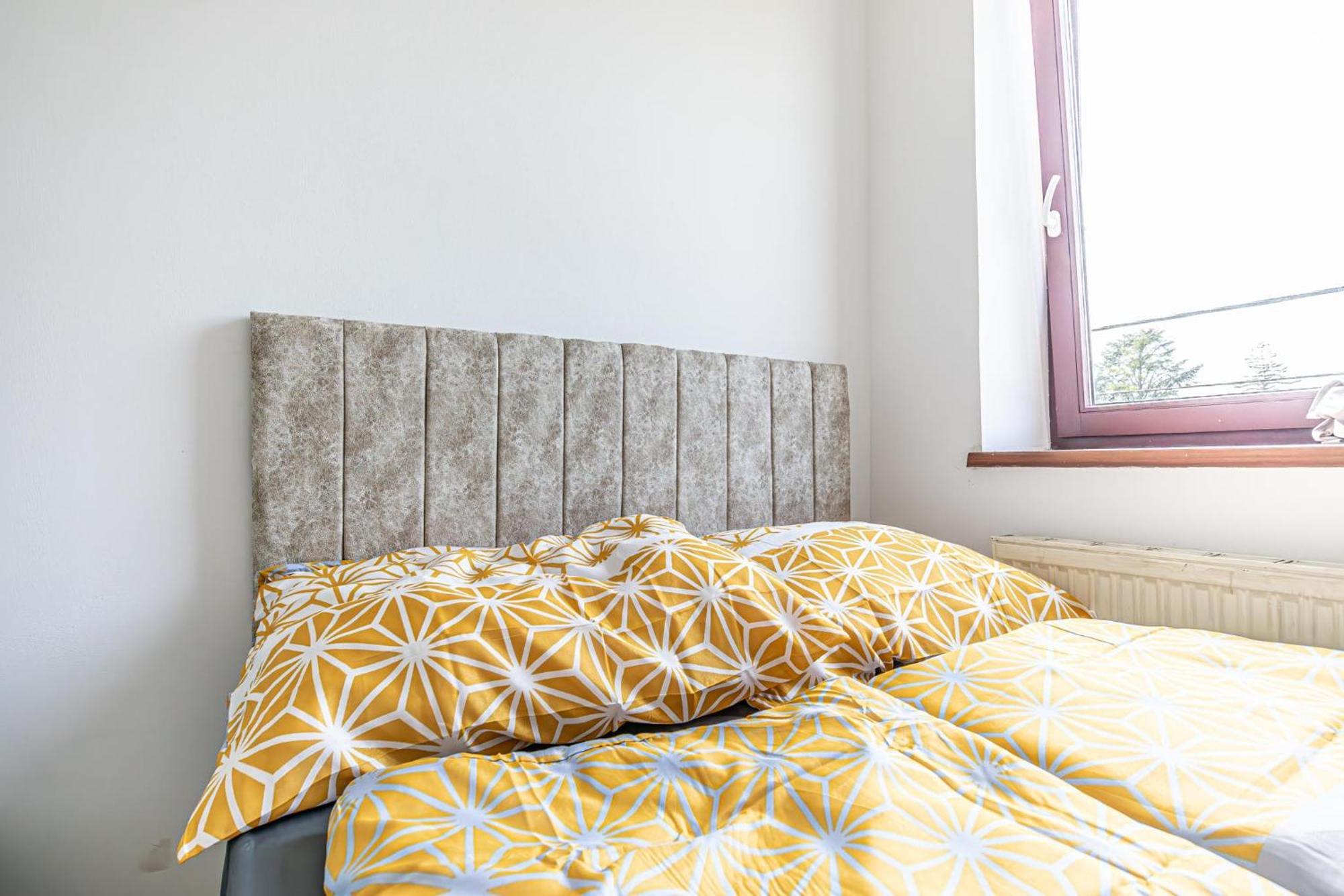 Comfy Rooms In Shared Villa With Terrace And Garden Wina Bagian luar foto