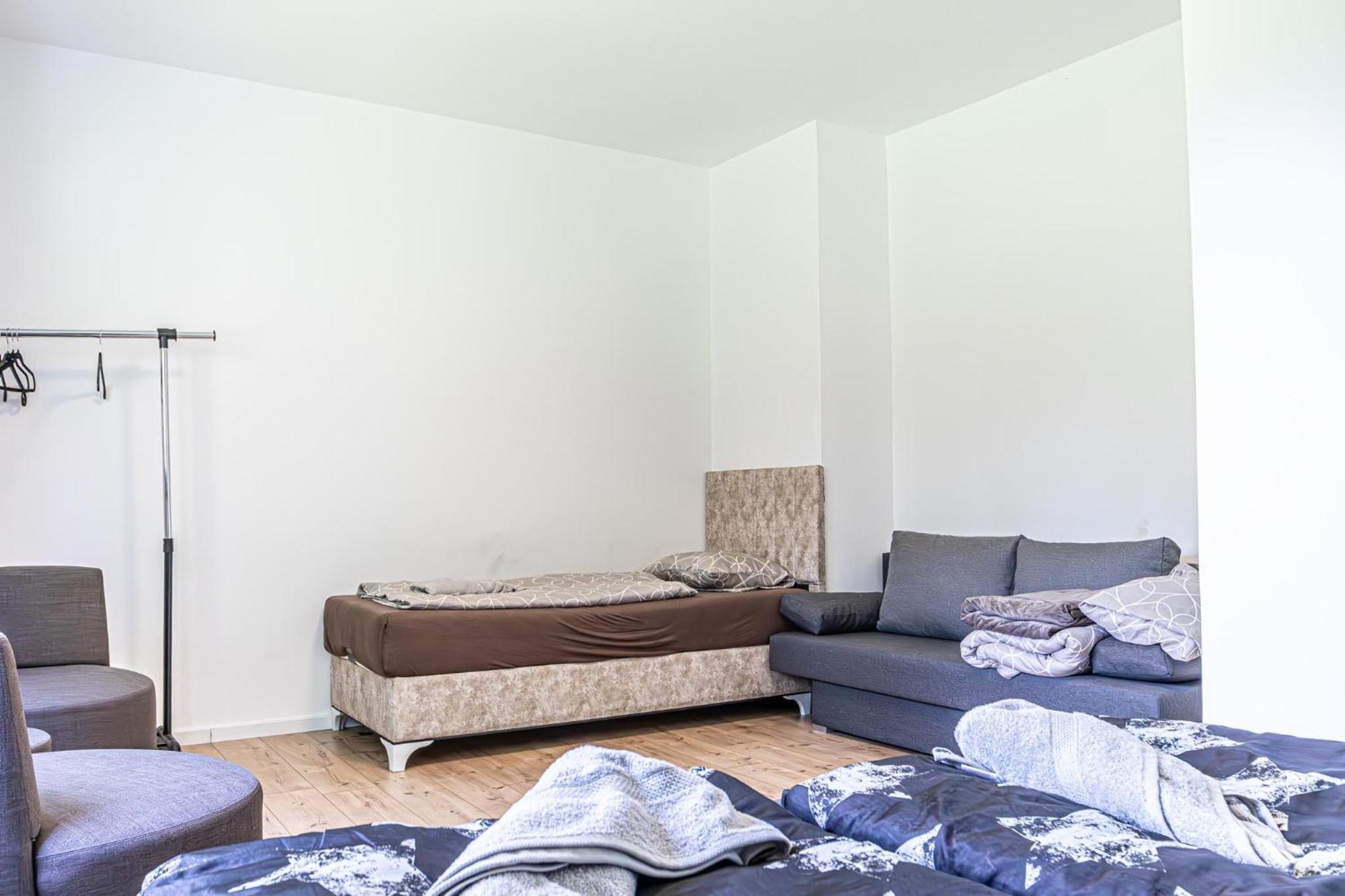 Comfy Rooms In Shared Villa With Terrace And Garden Wina Bagian luar foto