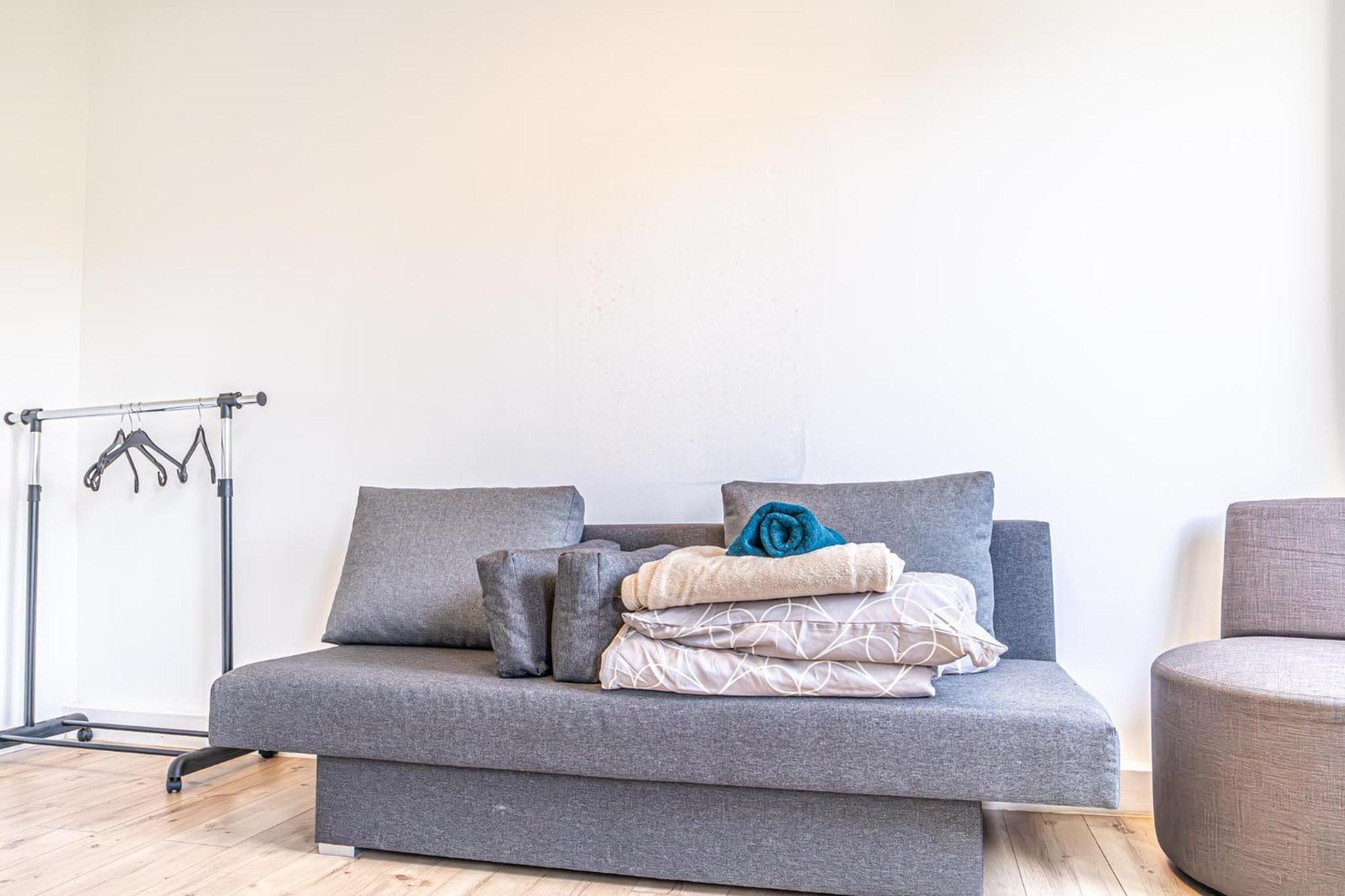 Comfy Rooms In Shared Villa With Terrace And Garden Wina Bagian luar foto