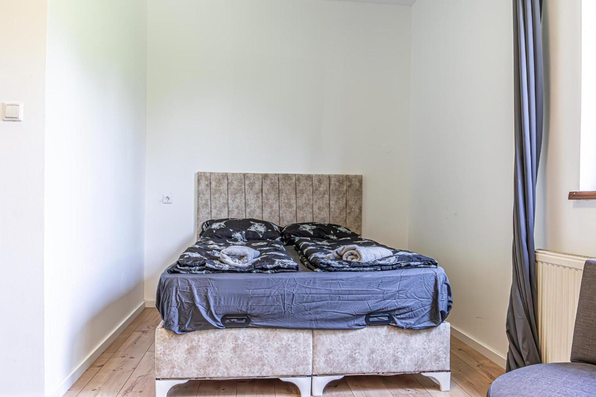 Comfy Rooms In Shared Villa With Terrace And Garden Wina Bagian luar foto