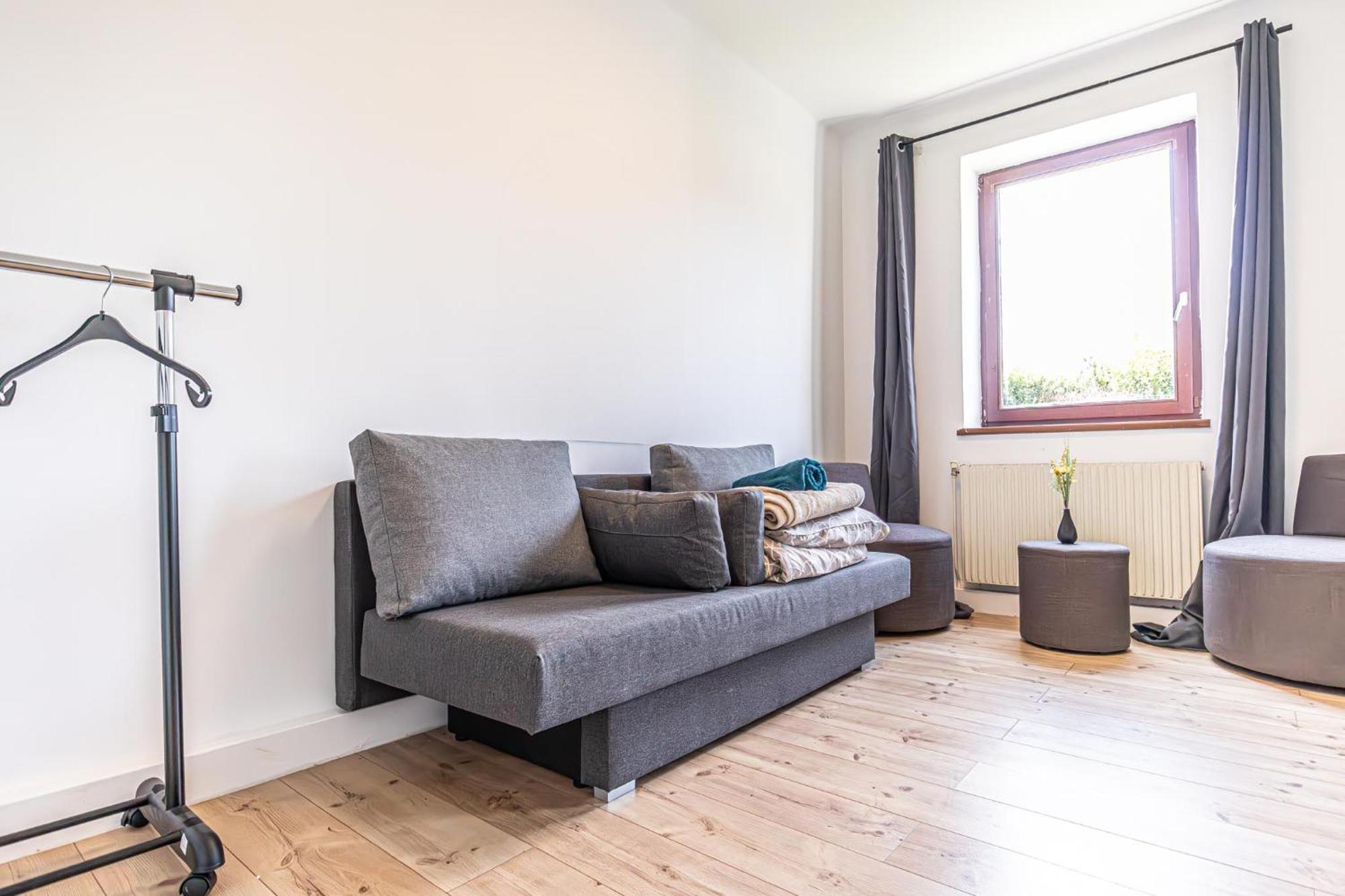 Comfy Rooms In Shared Villa With Terrace And Garden Wina Bagian luar foto