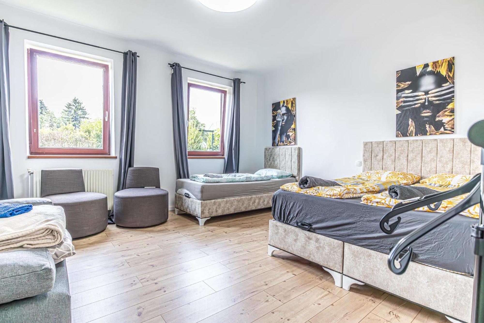 Comfy Rooms In Shared Villa With Terrace And Garden Wina Bagian luar foto