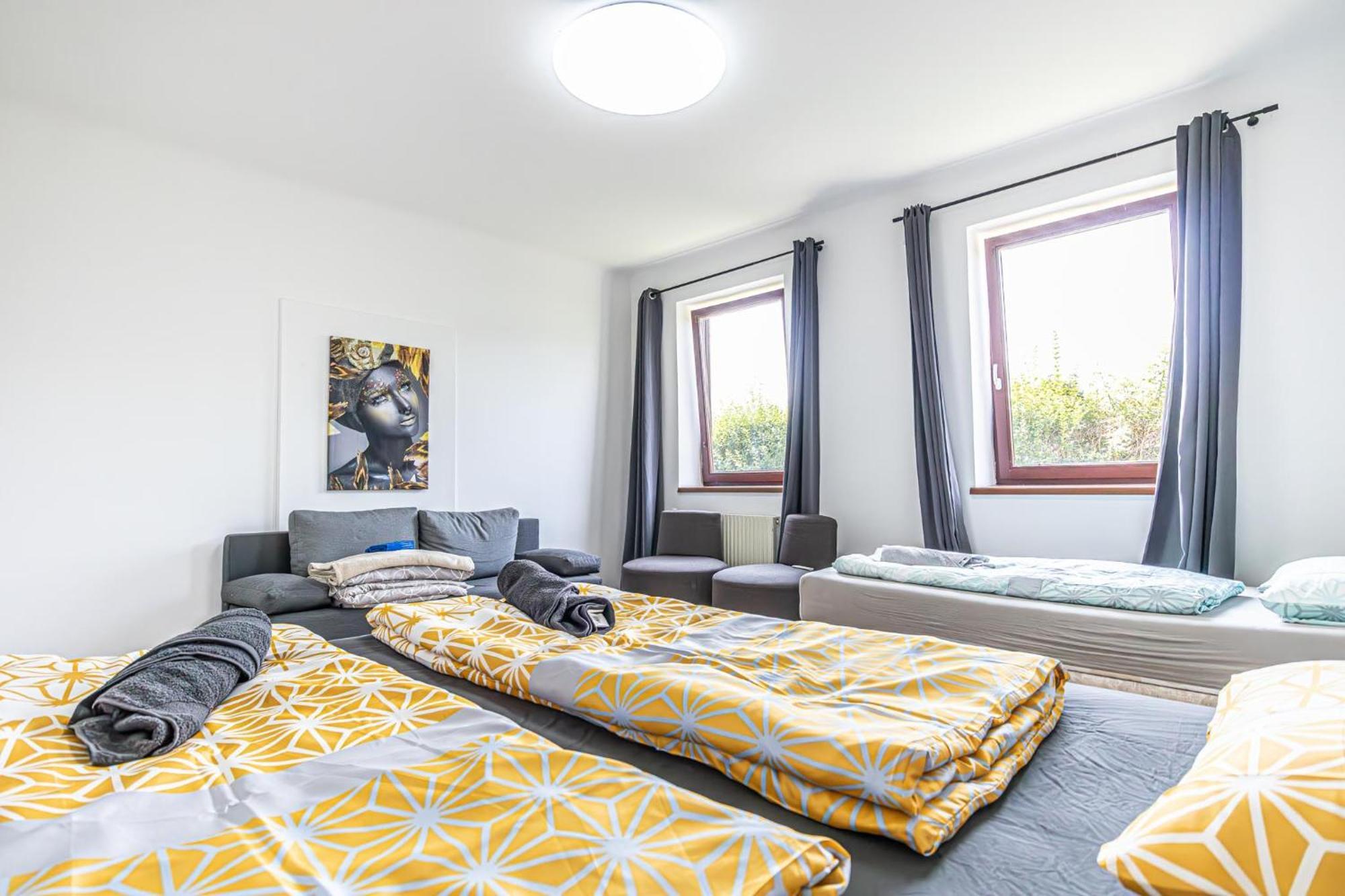 Comfy Rooms In Shared Villa With Terrace And Garden Wina Bagian luar foto