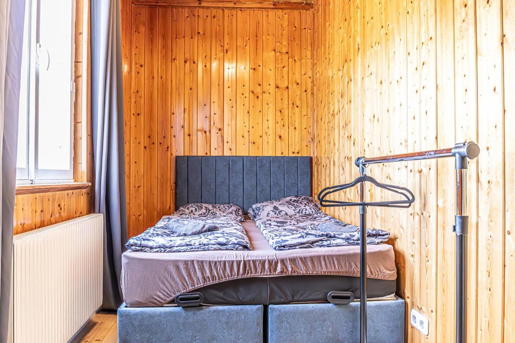 Comfy Rooms In Shared Villa With Terrace And Garden Wina Bagian luar foto