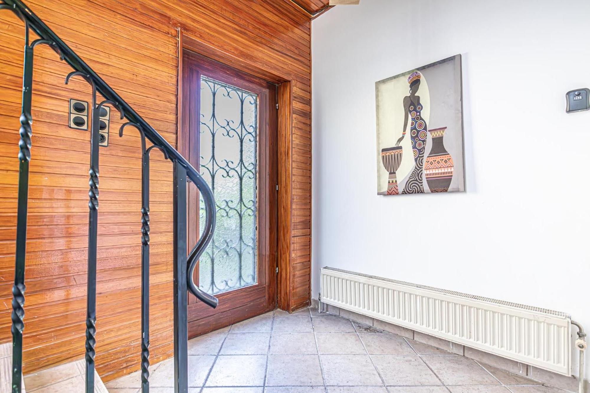 Comfy Rooms In Shared Villa With Terrace And Garden Wina Bagian luar foto