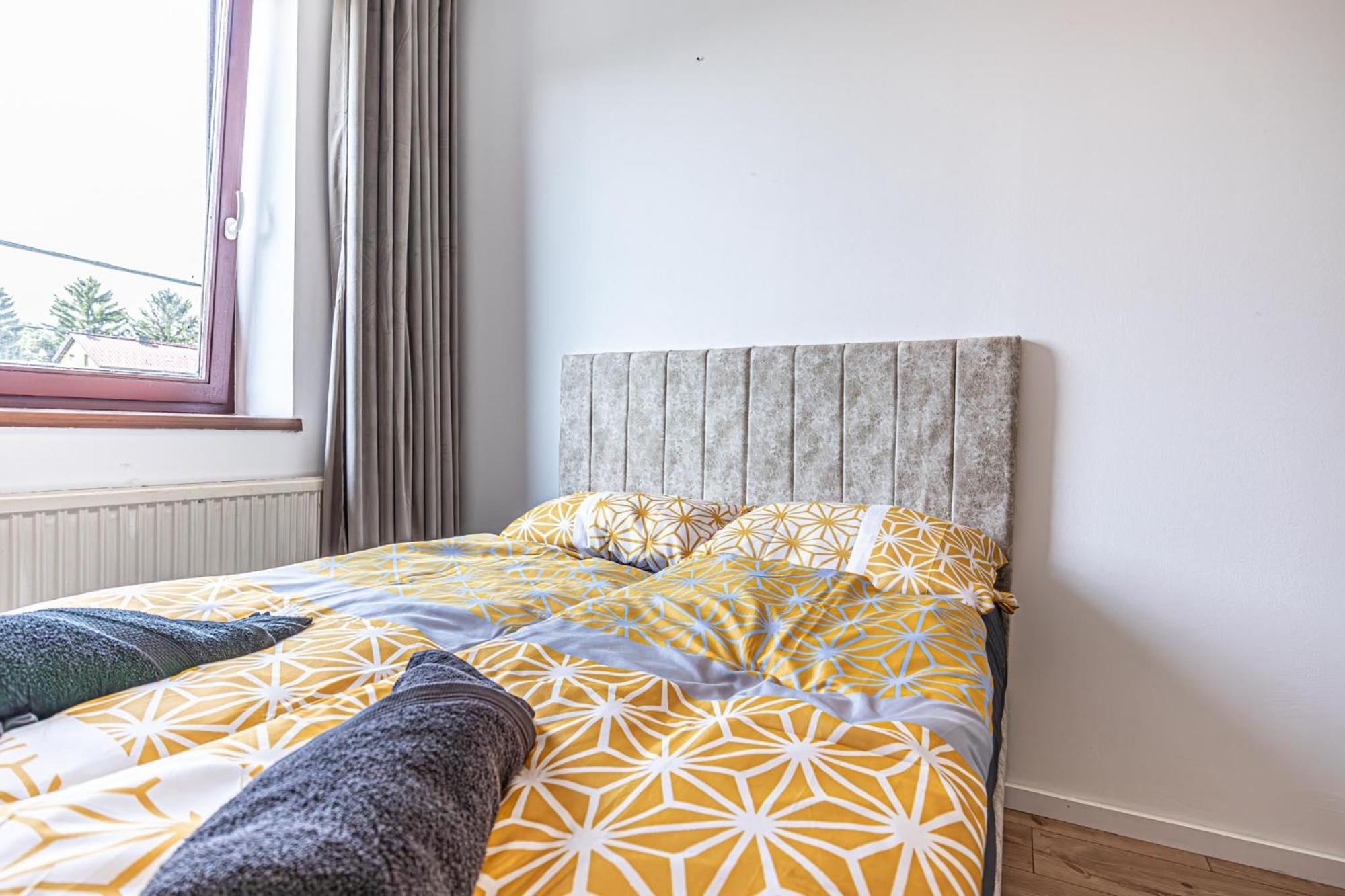 Comfy Rooms In Shared Villa With Terrace And Garden Wina Bagian luar foto