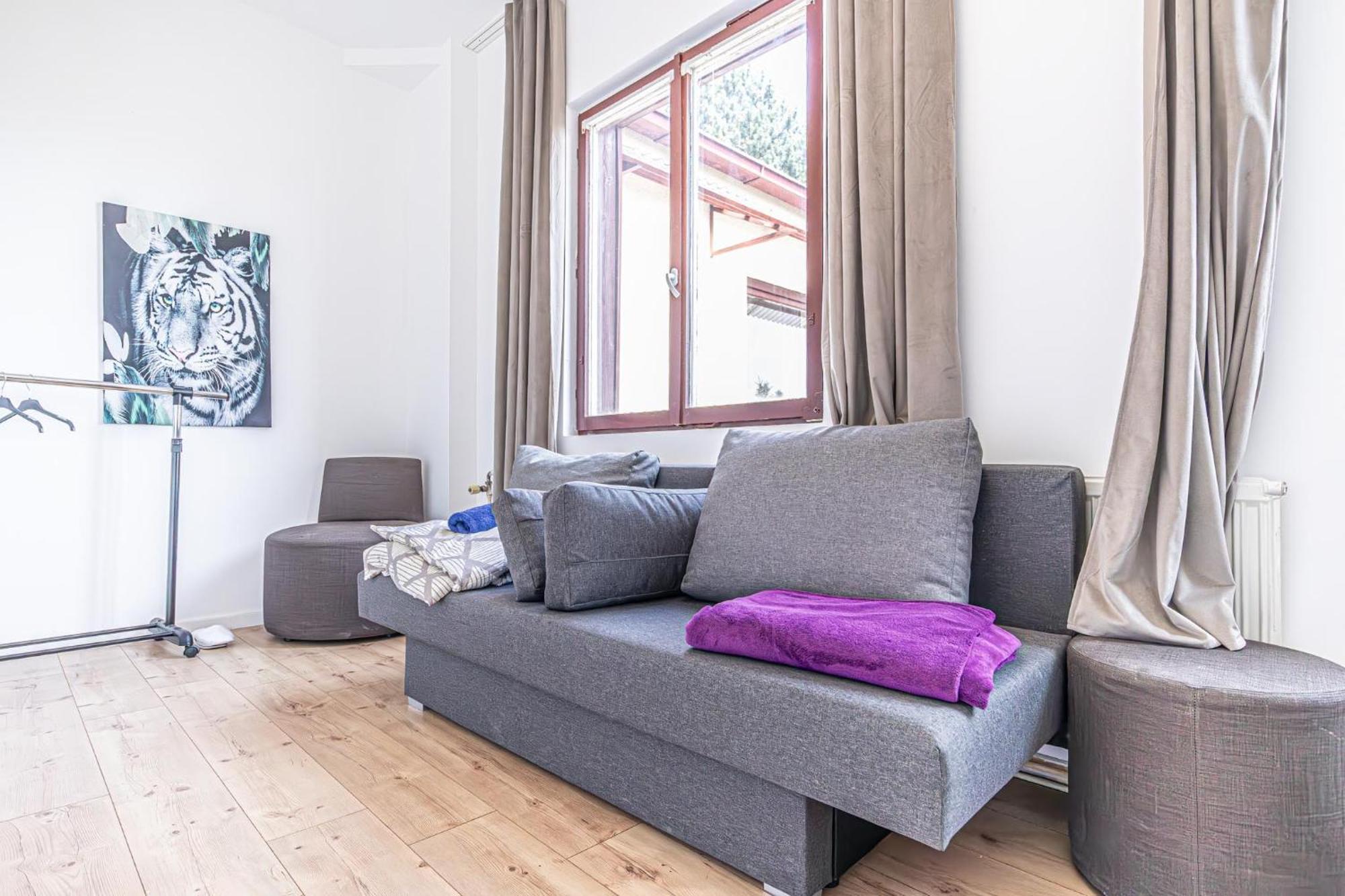 Comfy Rooms In Shared Villa With Terrace And Garden Wina Bagian luar foto