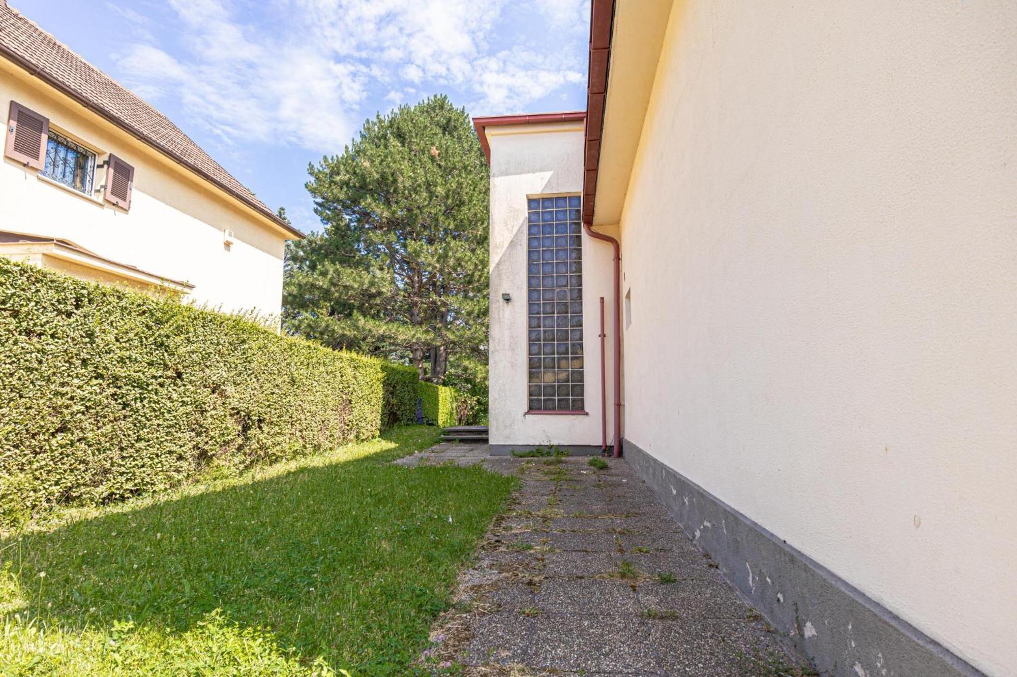 Comfy Rooms In Shared Villa With Terrace And Garden Wina Bagian luar foto