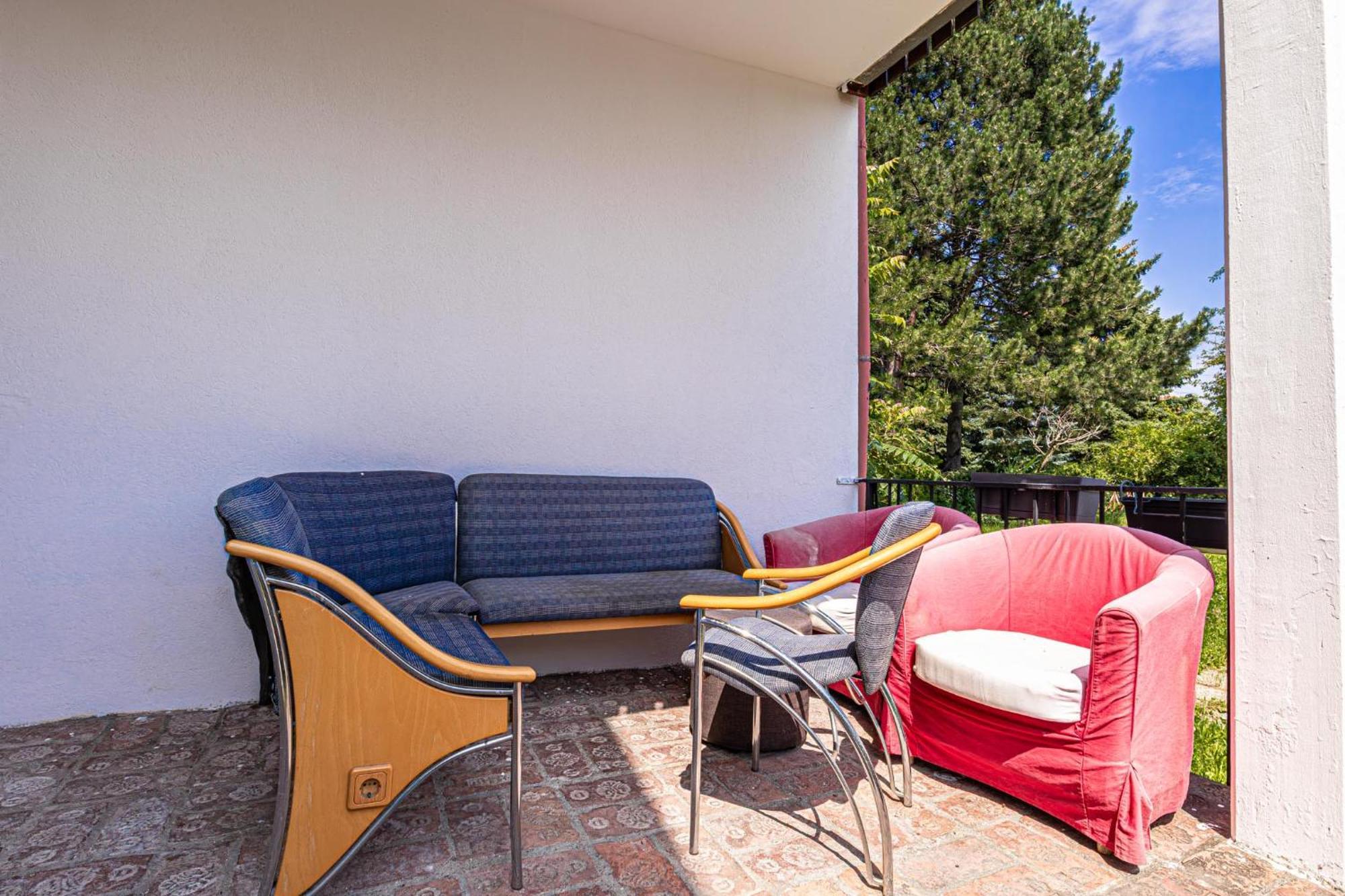 Comfy Rooms In Shared Villa With Terrace And Garden Wina Bagian luar foto