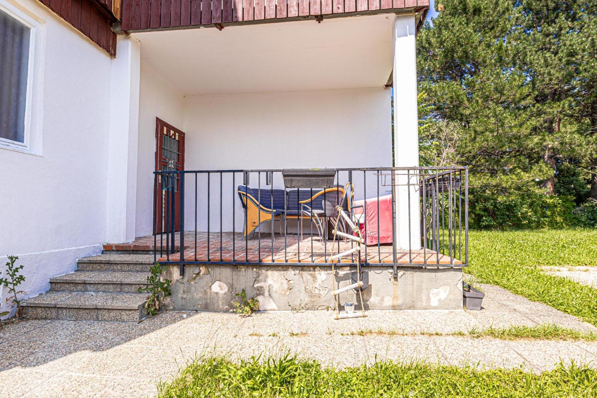 Comfy Rooms In Shared Villa With Terrace And Garden Wina Bagian luar foto